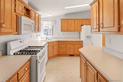 Kitchen - 328 Killdeer, Oceanside, CA 92057 photo 1 of 9