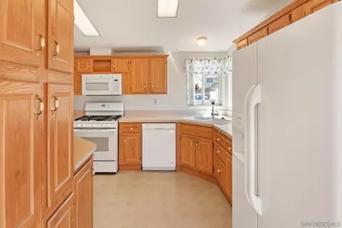 Kitchen - 328 Killdeer, Oceanside, CA 92057 photo 2 of 9