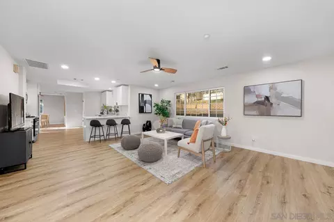 Living - 124 Frances Dr, El Cajon, CA 92019 photo 2 of 5