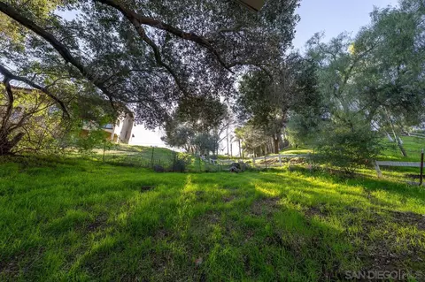 Exterior - 124 Frances Dr, El Cajon, CA 92019 photo 11 of 12