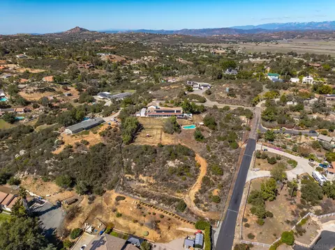View/Area - 16390 Whispering Oaks Dr, Ramona, CA 92065 photo 2 of 2