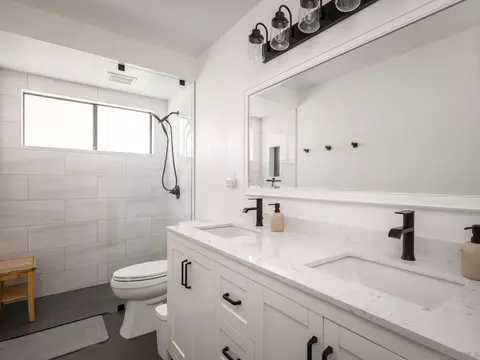 Bath - 16390 Whispering Oaks Dr, Ramona, CA 92065 photo 2 of 4