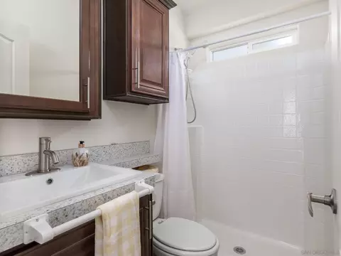 Bath - 16390 Whispering Oaks Dr, Ramona, CA 92065 photo 4 of 4