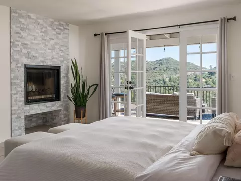 Bedroom - 16390 Whispering Oaks Dr, Ramona, CA 92065 photo 3 of 6