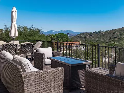 Exterior - 16390 Whispering Oaks Dr, Ramona, CA 92065 photo 3 of 12