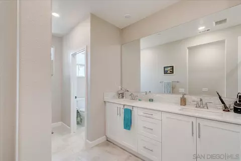 1092 Delpy View Pt, Vista, CA 92084 photo 27