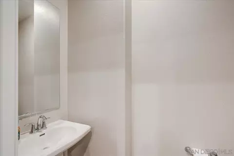 1092 Delpy View Pt, Vista, CA 92084 photo 13