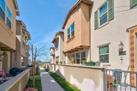 1092 Delpy View Pt, Vista, CA 92084 photo 33