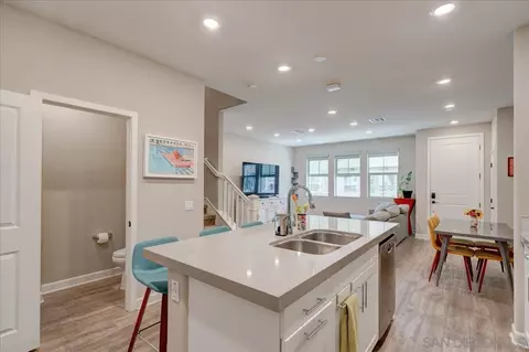 1092 Delpy View Pt, Vista, CA 92084 photo 11