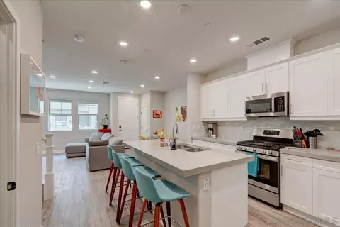 1092 Delpy View Pt, Vista, CA 92084 photo 12