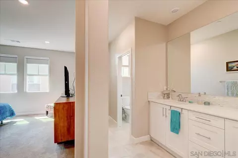 1092 Delpy View Pt, Vista, CA 92084 photo 28