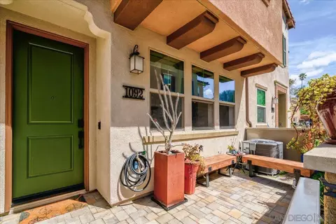 1092 Delpy View Pt, Vista, CA 92084 photo 2