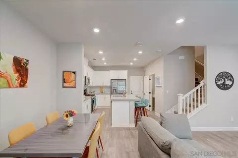 1092 Delpy View Pt, Vista, CA 92084 photo 4