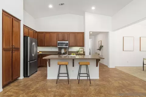 Kitchen - 40960 Cebu Dr, Temecula, CA 92591 photo 2 of 6