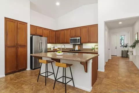 Kitchen - 40960 Cebu Dr, Temecula, CA 92591 photo 4 of 6
