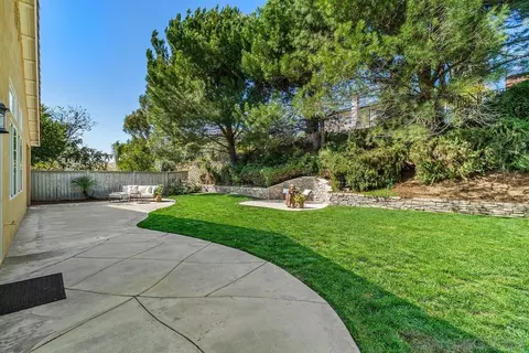 Exterior - 40960 Cebu Dr, Temecula, CA 92591 photo 6 of 8