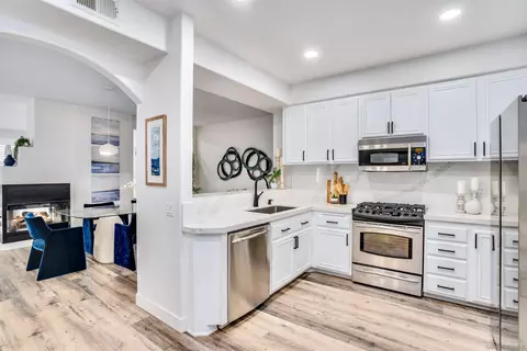 344 Orange Ave #203, Coronado, CA 92118 photo 4