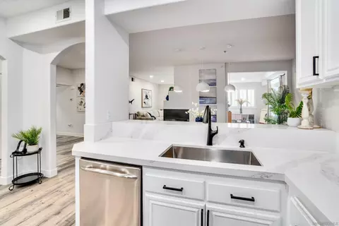 344 Orange Ave #203, Coronado, CA 92118 photo 8
