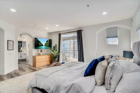 344 Orange Ave #203, Coronado, CA 92118 photo 22