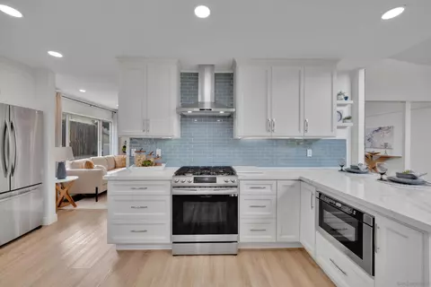 Kitchen - 14318 Sandown Ct, Poway, CA 92064 photo 4 of 7