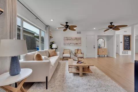 Living - 14318 Sandown Ct, Poway, CA 92064 photo 1 of 3