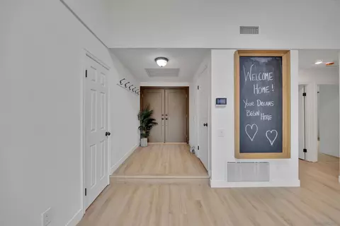 Entry Way - 14318 Sandown Ct, Poway, CA 92064 photo 1 of 7