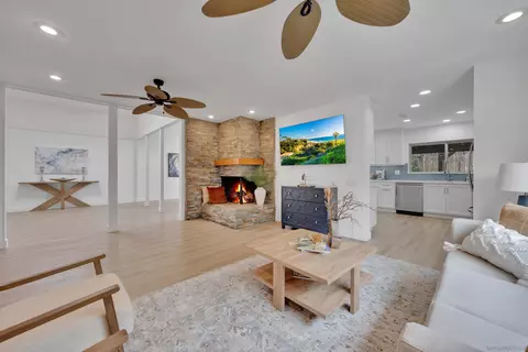 Living - 14318 Sandown Ct, Poway, CA 92064 photo 2 of 3