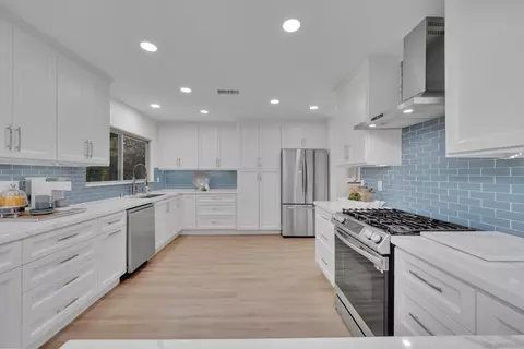 Kitchen - 14318 Sandown Ct, Poway, CA 92064 photo 3 of 7
