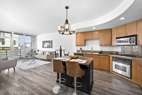 550 15th St #404, San Diego, CA 92101