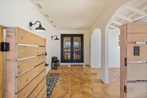 2001 Elevada St, Oceanside, CA 92054 photo 3