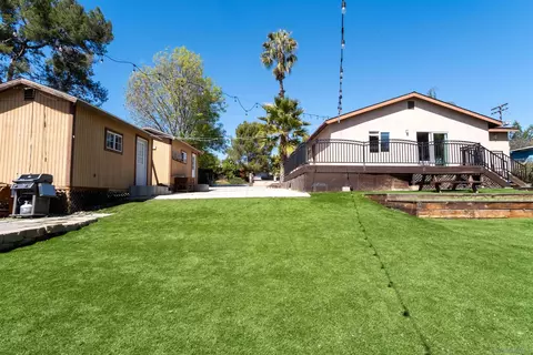 Exterior - 853 Crescent Dr, Vista, CA 92084 photo 17 of 19