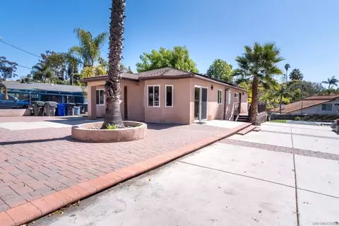 Exterior - 853 Crescent Dr, Vista, CA 92084 photo 14 of 19