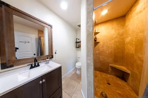 Bath - 853 Crescent Dr, Vista, CA 92084 photo 9 of 11