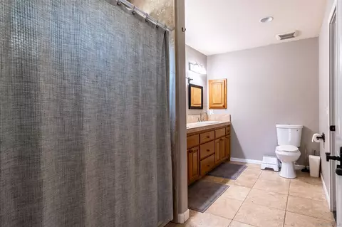 Bath - 853 Crescent Dr, Vista, CA 92084 photo 1 of 11