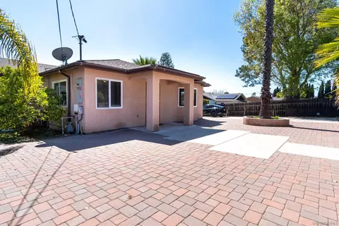 Exterior - 853 Crescent Dr, Vista, CA 92084 photo 15 of 19