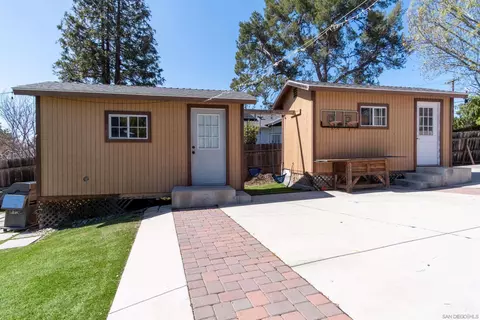 Exterior - 853 Crescent Dr, Vista, CA 92084 photo 13 of 19