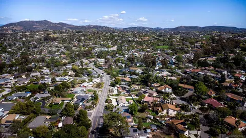 View/Area - 853 Crescent Dr, Vista, CA 92084 photo 7 of 9