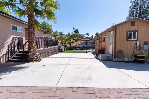 Exterior - 853 Crescent Dr, Vista, CA 92084 photo 9 of 19