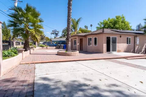 Exterior - 853 Crescent Dr, Vista, CA 92084 photo 5 of 19