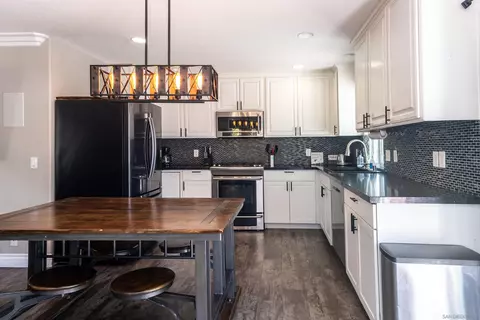 Kitchen - 853 Crescent Dr, Vista, CA 92084 photo 3 of 3