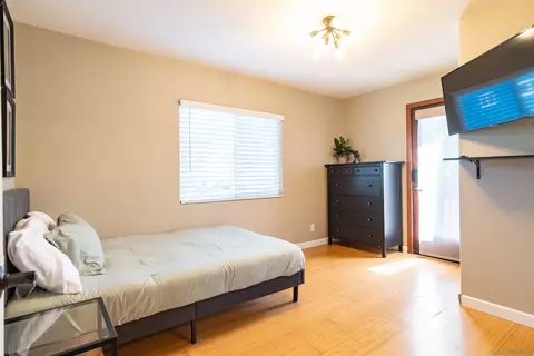 Bedroom - 853 Crescent Dr, Vista, CA 92084 photo 5 of 9