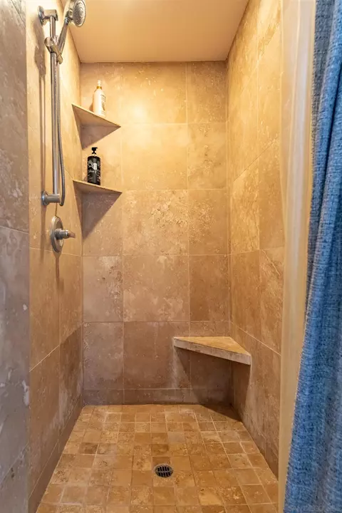 Bath - 853 Crescent Dr, Vista, CA 92084 photo 6 of 11