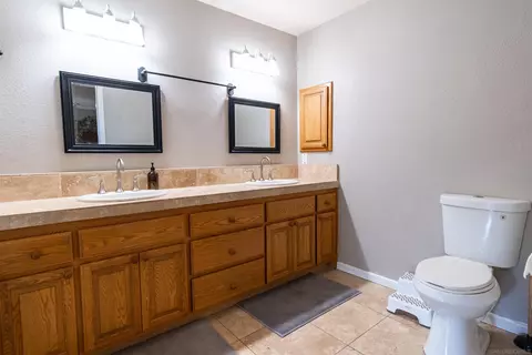 Bath - 853 Crescent Dr, Vista, CA 92084 photo 4 of 11