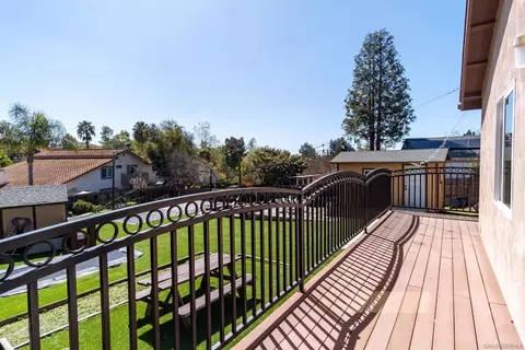 Exterior - 853 Crescent Dr, Vista, CA 92084 photo 11 of 19