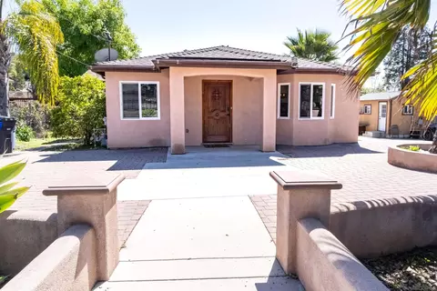 Exterior - 853 Crescent Dr, Vista, CA 92084 photo 6 of 19