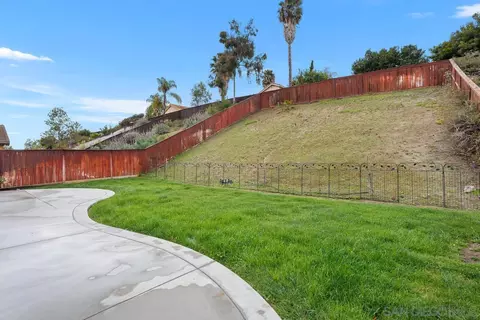 Exterior - 997 Manteca Dr, Oceanside, CA 92057 photo 7 of 8