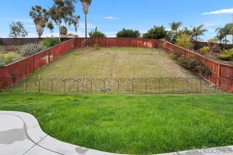 Exterior - 997 Manteca Dr, Oceanside, CA 92057 photo 3 of 8
