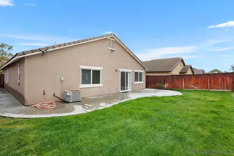 Exterior - 997 Manteca Dr, Oceanside, CA 92057 photo 6 of 8