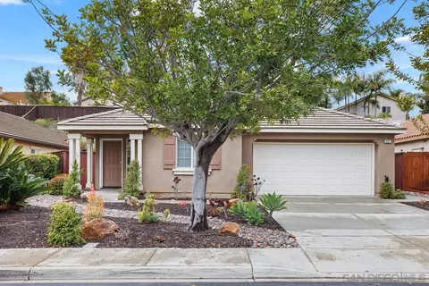 Exterior - 997 Manteca Dr, Oceanside, CA 92057 photo 2 of 8