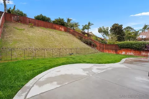 Exterior - 997 Manteca Dr, Oceanside, CA 92057 photo 5 of 8